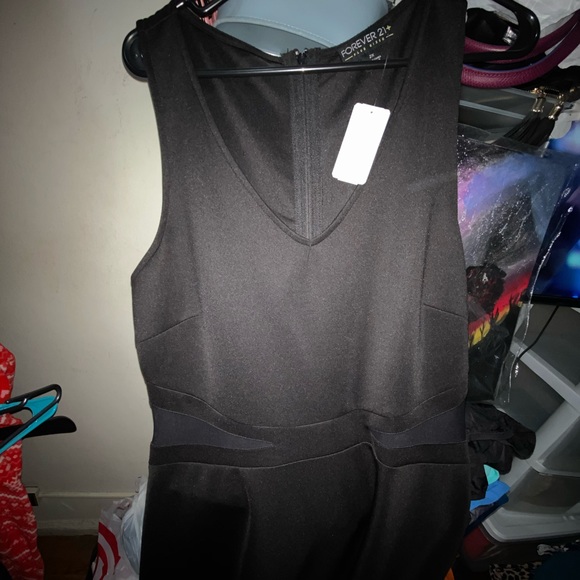 Cute sleeveless dress with mesh on the side - Picture 2 of 4